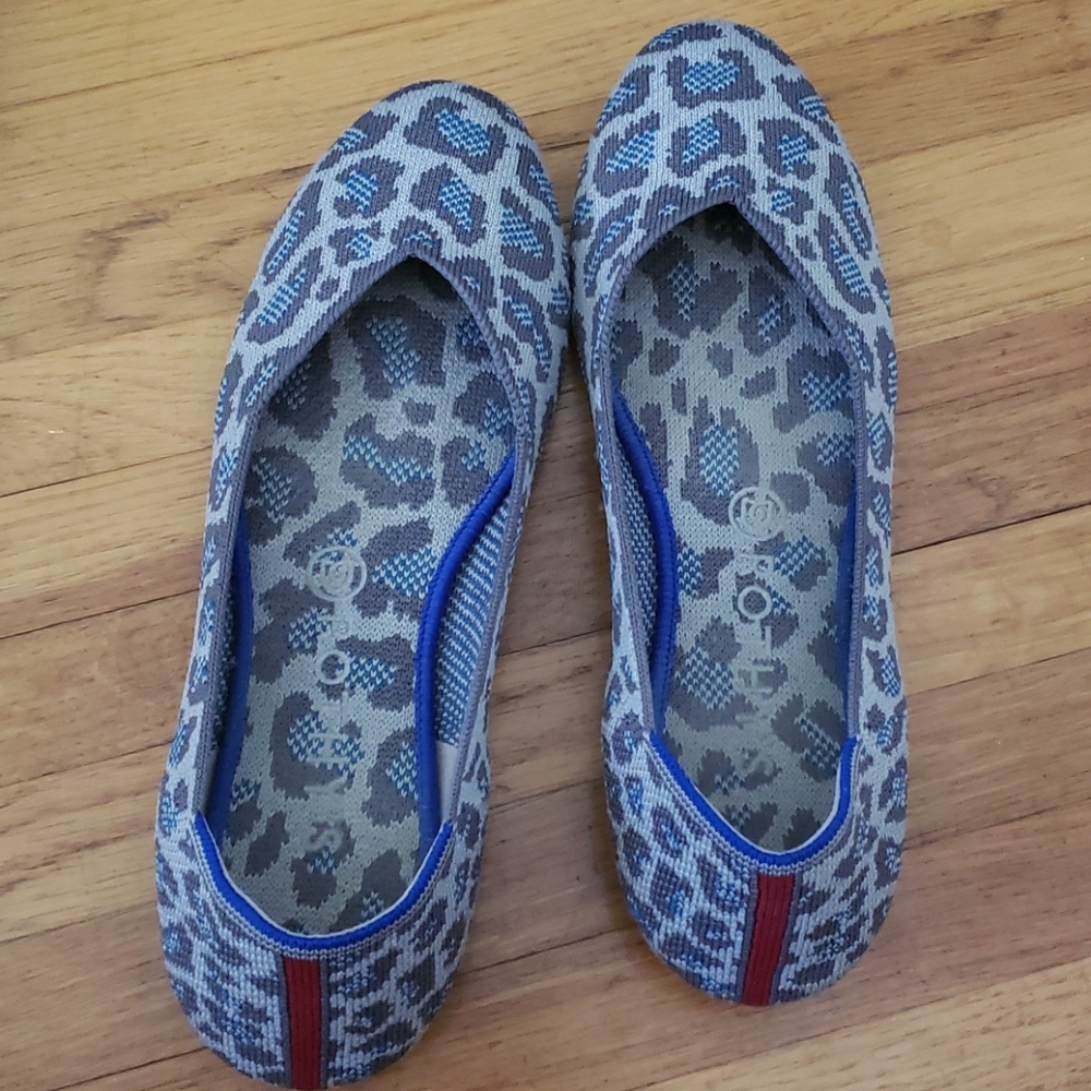 Rothys Round Toe Flat. Blue and Grey leopard